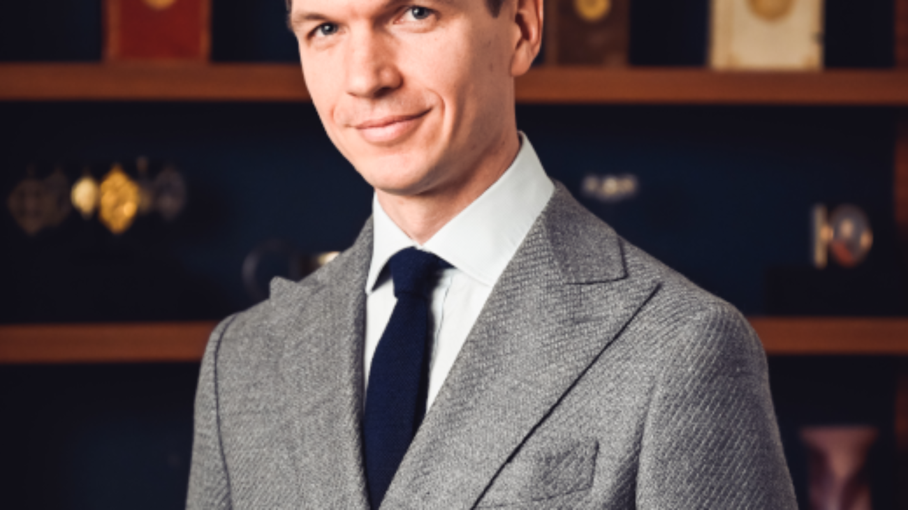 Maxime Charron expert en art russe, souvenirs historique, objets de vertu